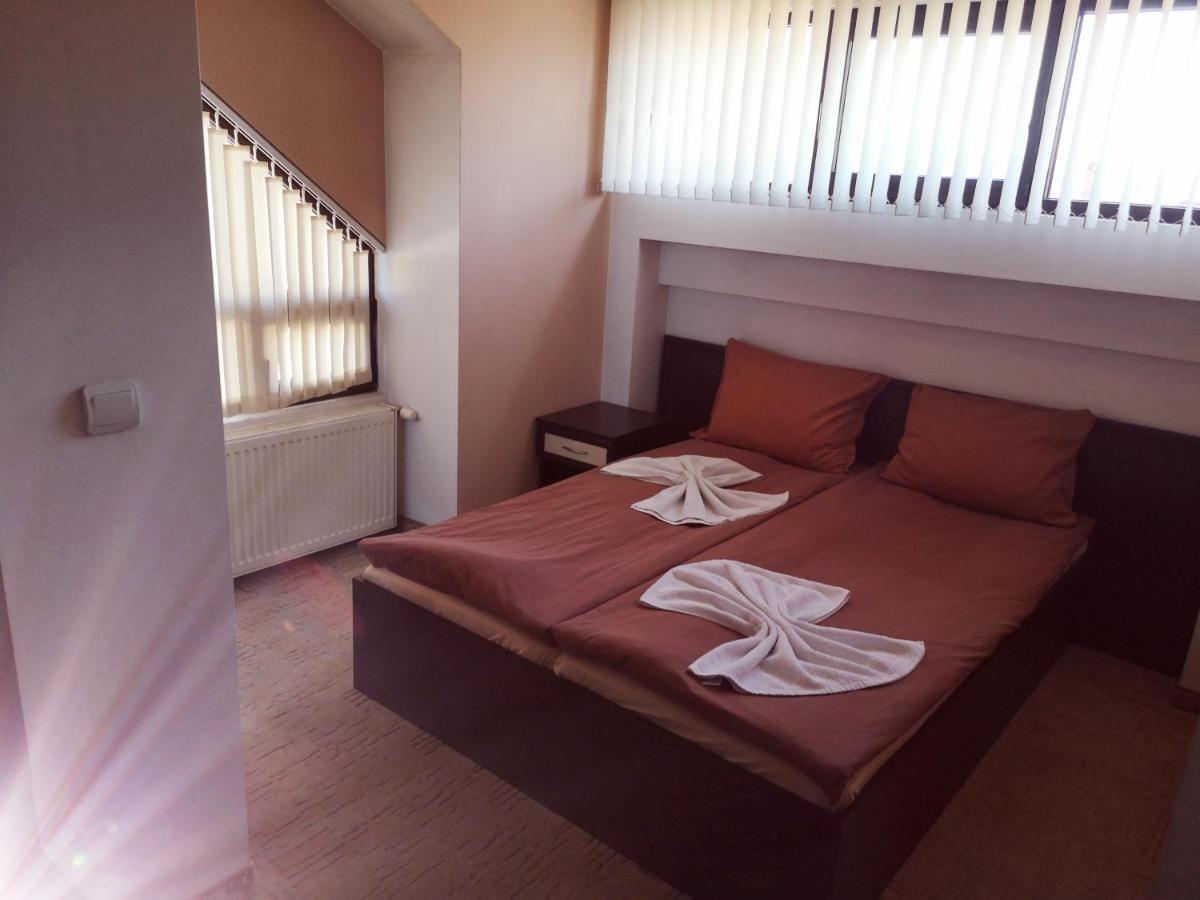 Hotel Riskyoff Банско Экстерьер фото